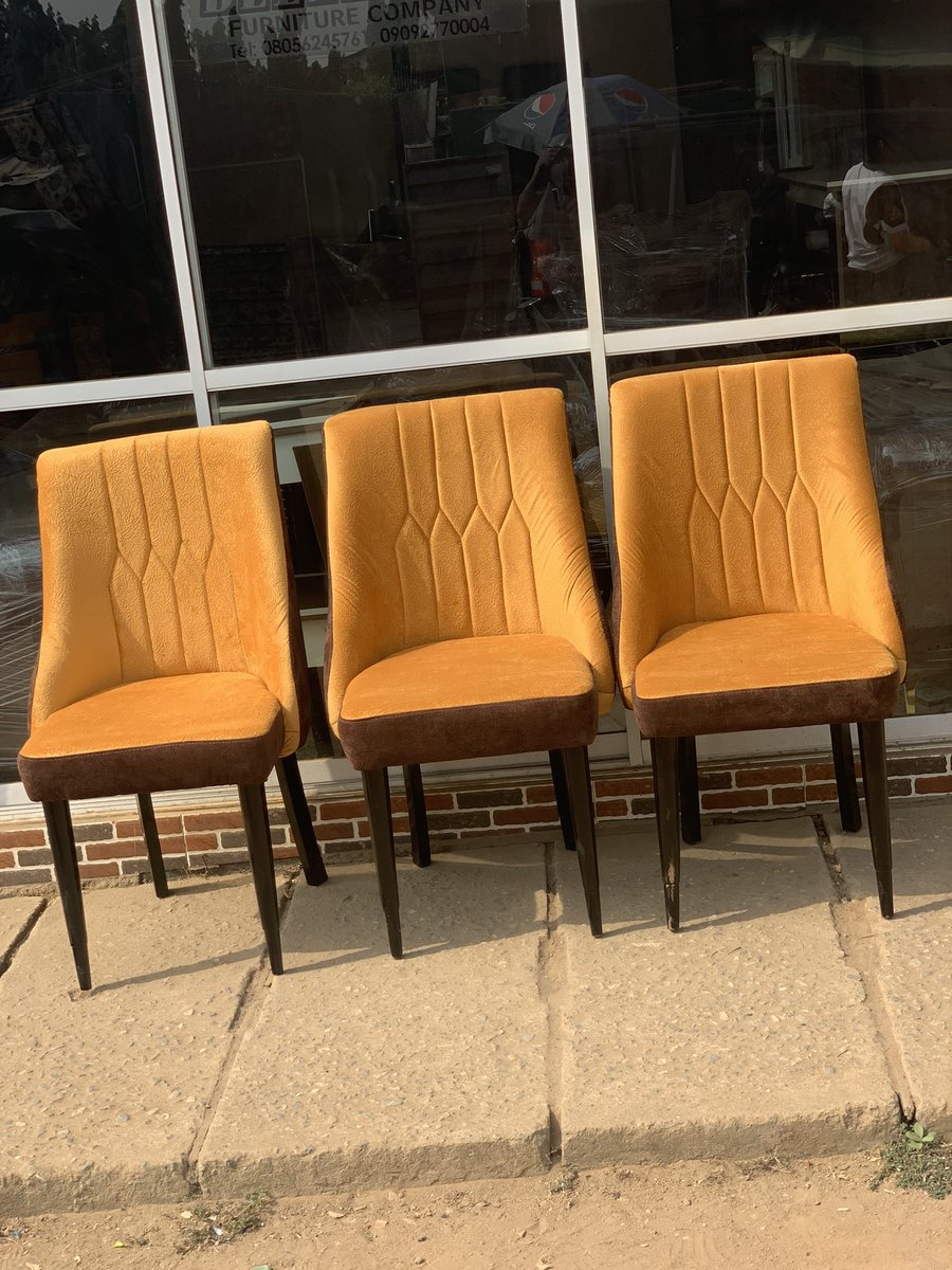 AsipitaAhmed's tweet image. Upholstered 6 dining chairs…#upholstery #Lshape #interiordesign #artisan #handmade #sofa #diningchairs