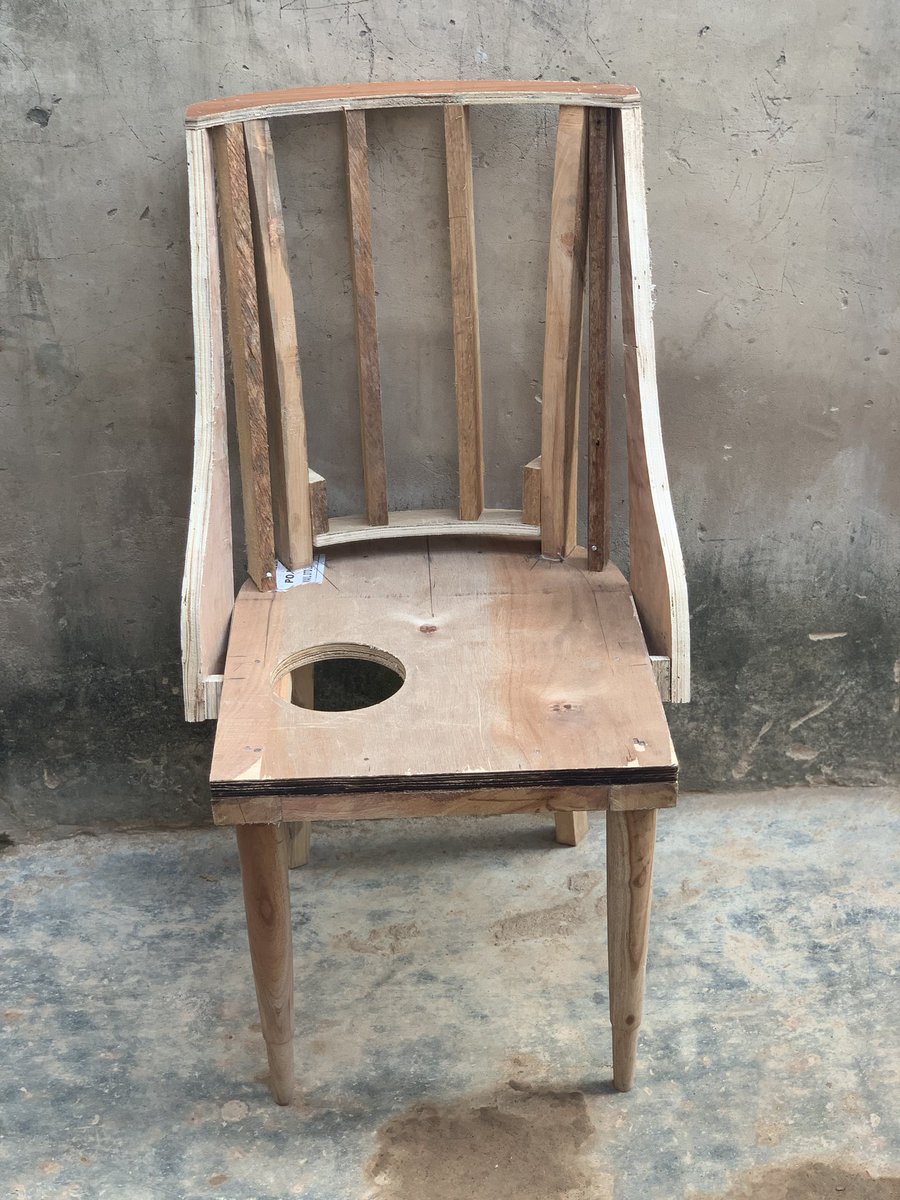 AsipitaAhmed's tweet image. Upholstered 6 dining chairs…#upholstery #Lshape #interiordesign #artisan #handmade #sofa #diningchairs