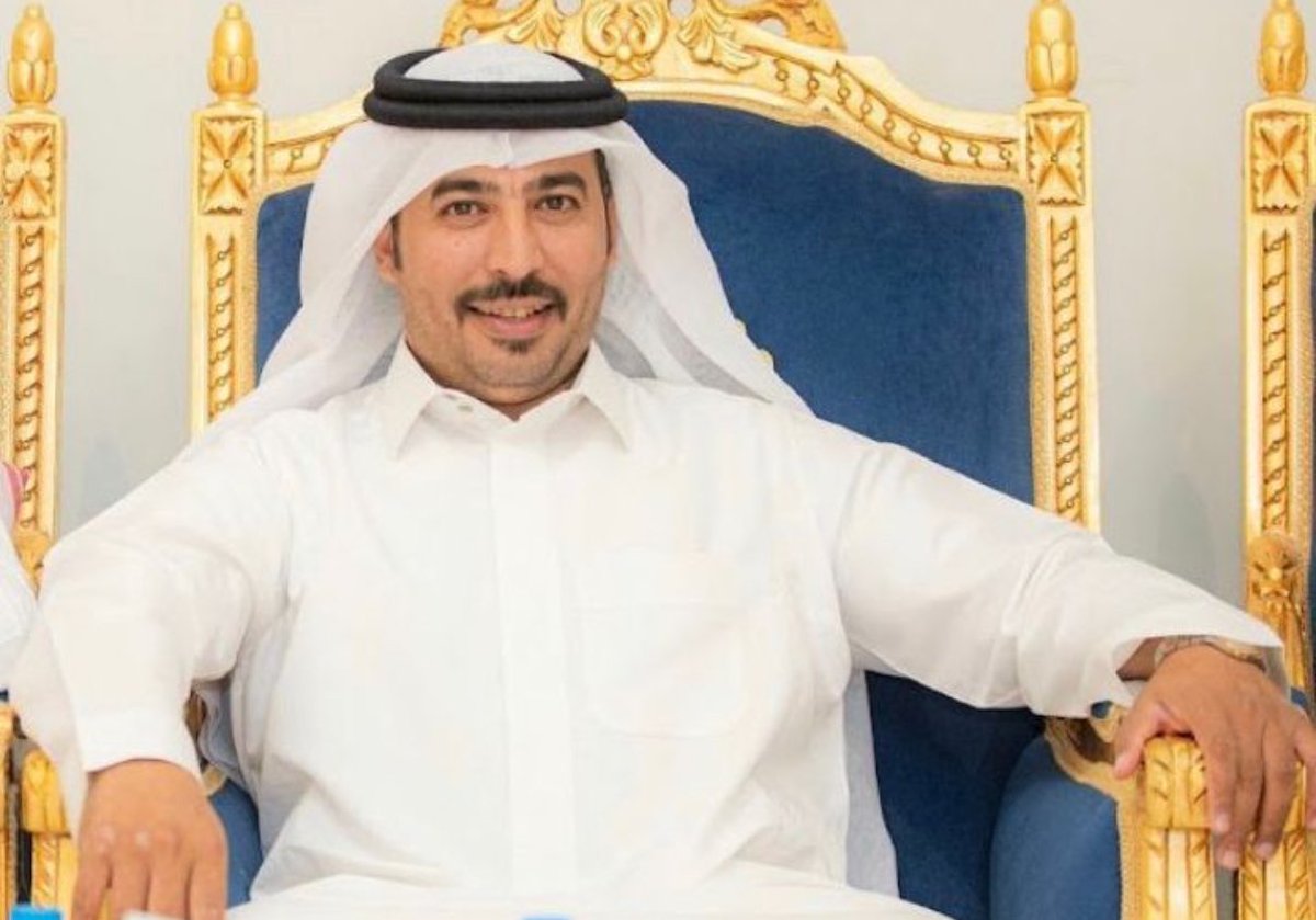 الرخمه هو اللي تقوده "الظروف" لكن الشجاع ما يتعذر مثل ما قال سلطان الحويقل :

 لا تقول الوقت قاسي والفرص فوّاته 
العزوم تشد حيلك والدروب تودي .