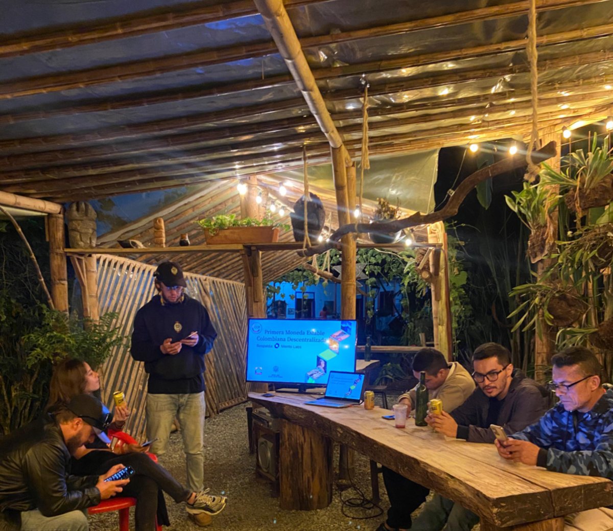 Celo_Col's tweet image. 🚀 cCOP Meetup Armenia – First Edition! 🚀

On Jan 29, we supported the first cCOP meetup in the Eje Cafetero, organized by @ethejecafetero. This event was a key step in expanding cCOP adoption as a real-world payment tool in Colombia.
🧵👇
