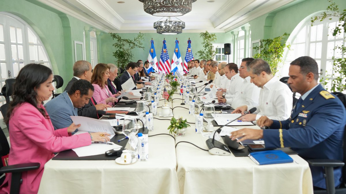 El encuentro se realizó en la Cancillería dominicana y participaron funcionarios de ambas delegaciones.