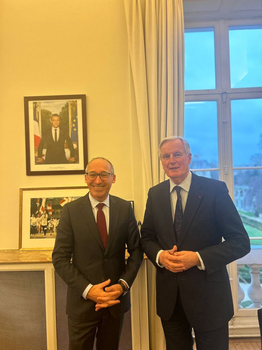 christophe_p's tweet image. Heureux de retrouver l’ancien Premier ministre, @MichelBarnier.

Un homme de courage, qui a accepté de revenir au sommet de l’État dans l’une des périodes politiques les plus complexes de notre histoire récente.
Un homme sincère, à l’écoute de chaque représentant du peuple.
Un…