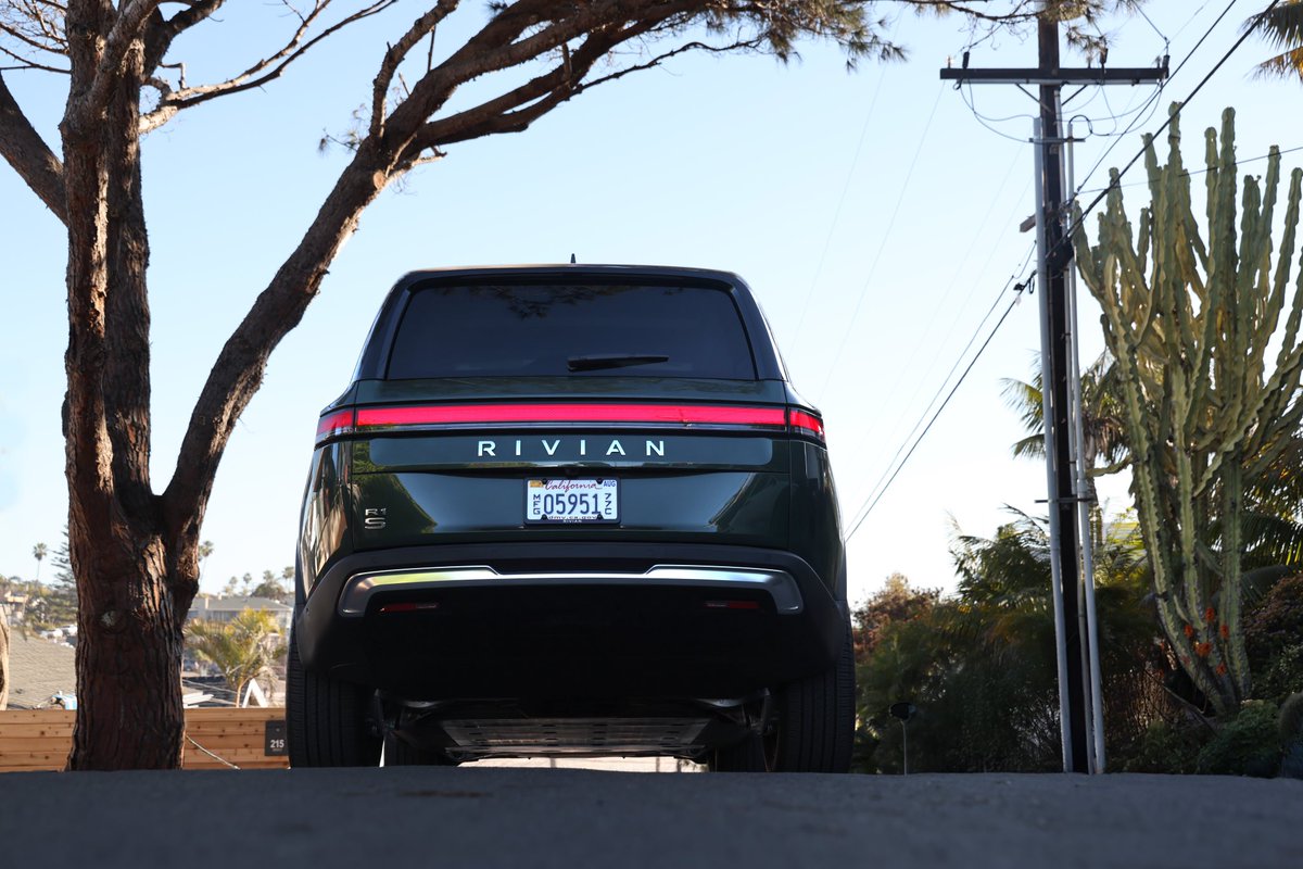 Thanks to <a href="/Rivian/">Rivian</a> for powering The Loop's 2 week California adventure with the awesome R1S.
Incredible combination of power, style, comfort, space and functionality.
The EV driving experience has been immense ✌️