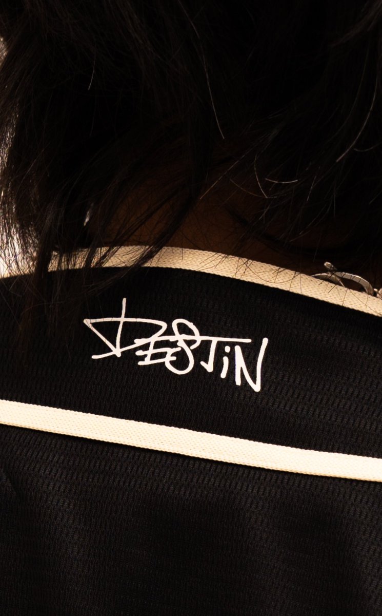 NOUVEAU MAILLOT DISPONIBLE !

Vous me l’avez beaucoup demandé, il est disponible en édition limitée !

Je vous remercie fortement pour l’engouement autour du projet et nos vidéos ! 

Lien en dessous.