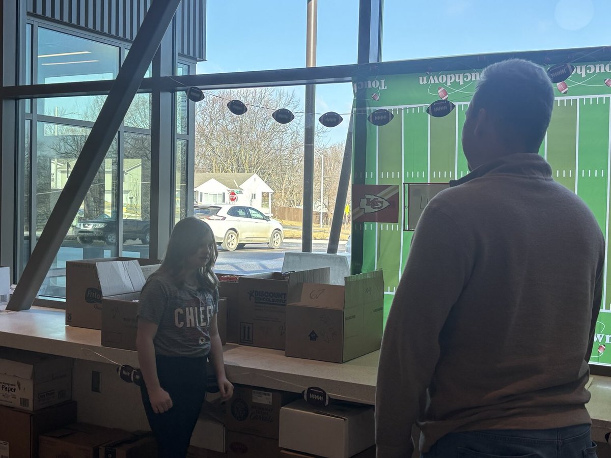 Susan Hiland (@susanhiland) on Twitter photo It’s showdown between <a href="/NashuaES/">Nashua ES</a> <a href="/Chiefs/">Kansas City Chiefs</a> fans vs <a href="/Eagles/">Philadelphia Eagles</a> fans! <a href="/NathanKCTV5/">Nathan Brennan</a> has more on the SOUPer Bowl Challenge! See who’s ahead on <a href="/KCTV5/">KCTV5 News</a>! <a href="/NKCSchools/">NKC Schools</a> It’s showdown between <a href="/NashuaES/">Nashua ES</a> <a href="/Chiefs/">Kansas City Chiefs</a> fans vs <a href="/Eagles/">Philadelphia Eagles</a> fans! <a href="/NathanKCTV5/">Nathan Brennan</a> has more on the SOUPer Bowl Challenge! See who’s ahead on <a href="/KCTV5/">KCTV5 News</a>! <a href="/NKCSchools/">NKC Schools</a>