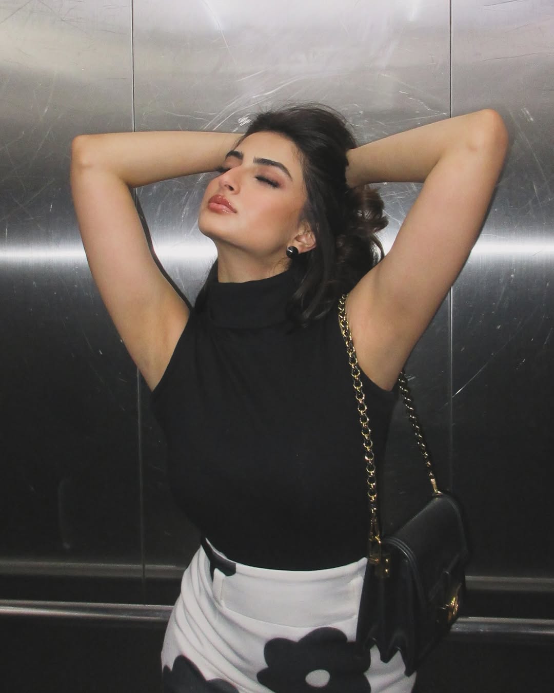 GjHt-h8WgAAGfy9?format=jpg&name=large