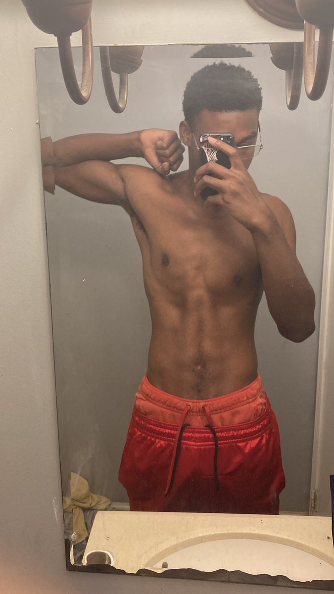 chronics_nTiny tweet media