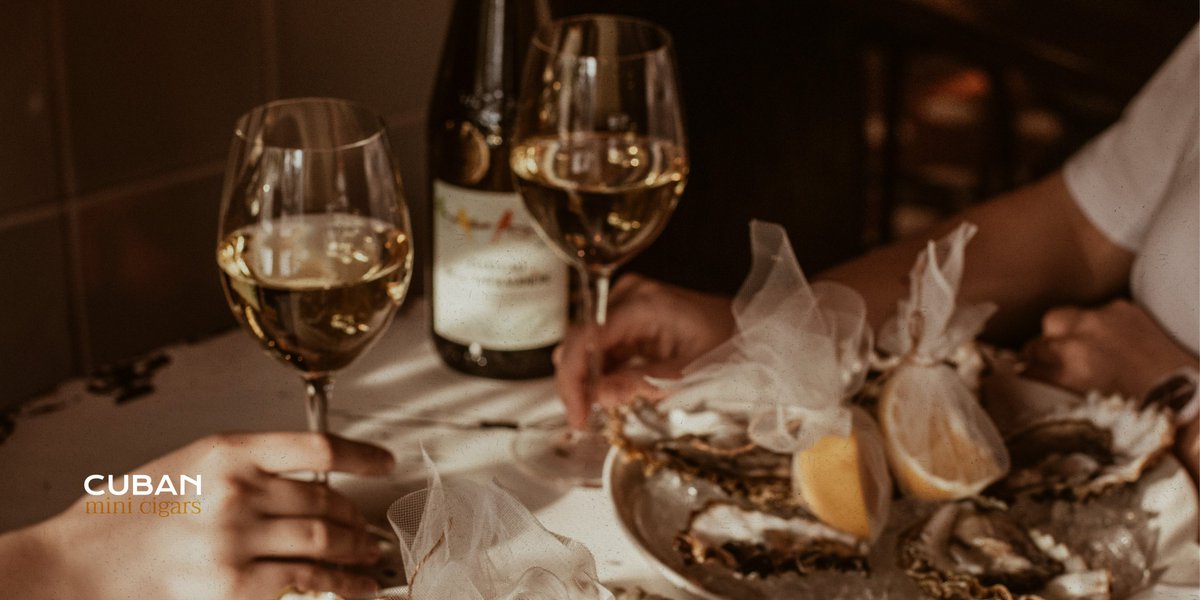 Te damos algunas ideas de regalo para un #SanValentín diferente. Y no, no se pueden comprar. 🔥 Inspírate 👉 ow.ly/OY4N50UV4YG 
#CubanMiniCigars