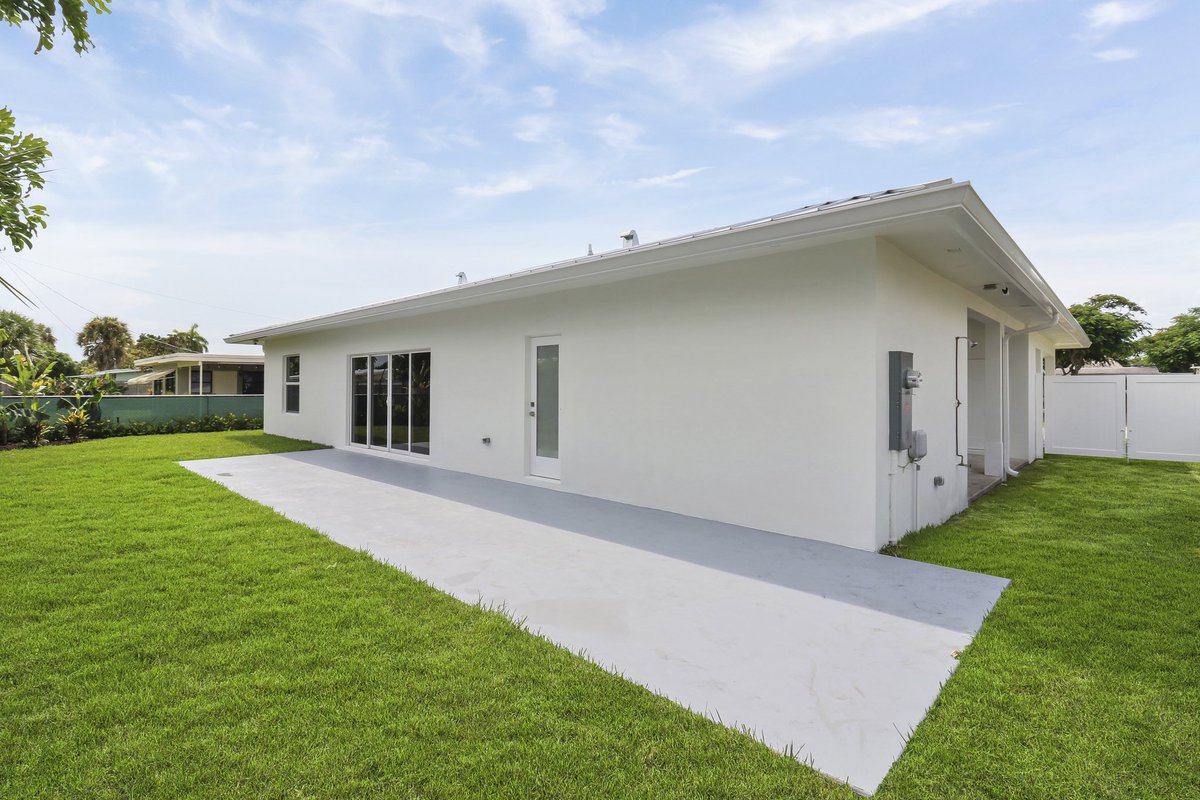 From This to That <a href="/PuyolEnterprise/">Puyol Enterpise</a> Style! #swipeleft When a client buys a house and contacts us to knock it down and rebuild their dream home! PE both the designer and the builder! Beautifying the neighborhood one house at a time! #teardown #design #newconstruction #customhomes