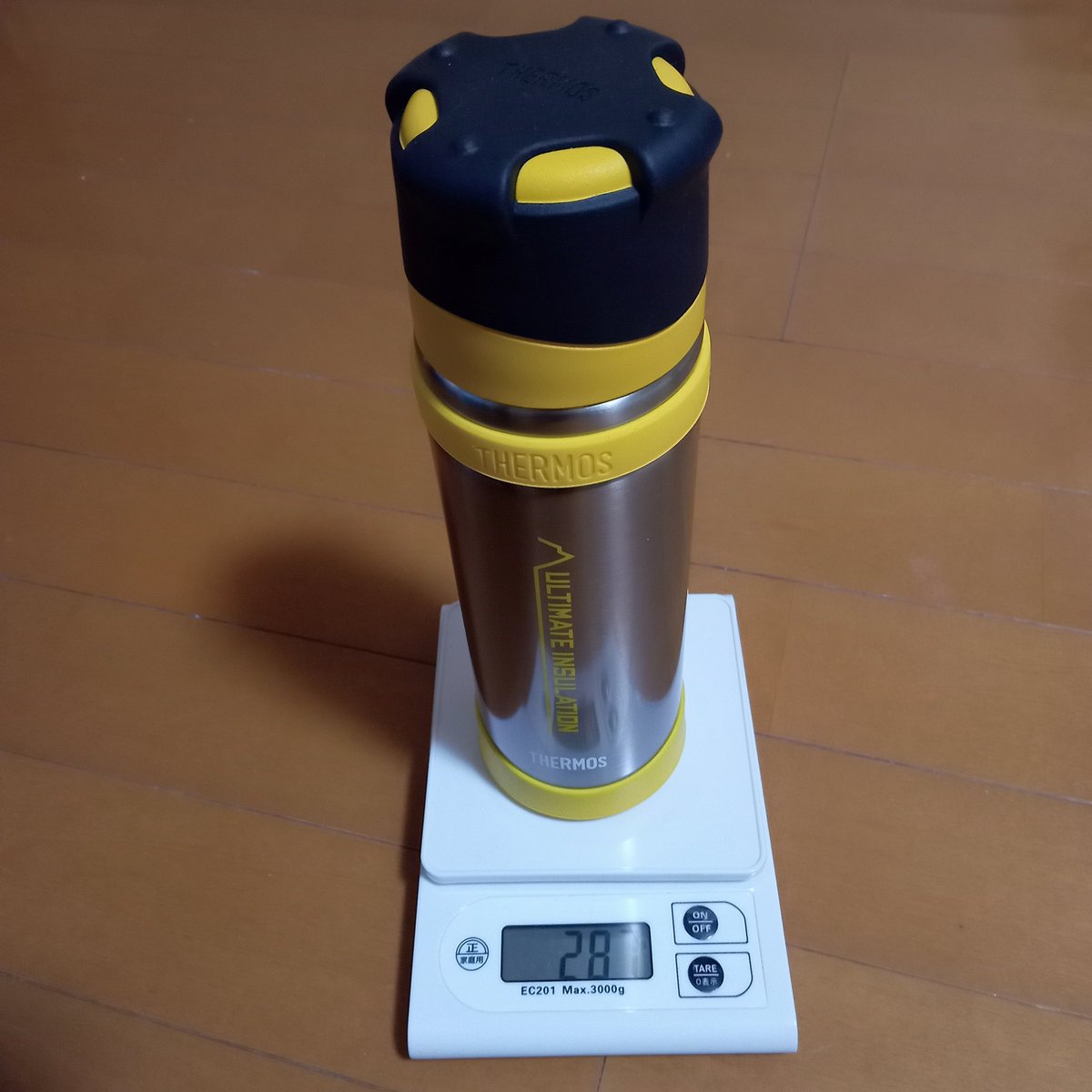 katu_can's tweet photo. @indoa_apocamp 自分が持ってるのは2つ
1枚目はHydro Flaskのトレイルシリーズでステンレスだけどめちゃ軽
保温力はあんま無いけど🤣🤣複数のサイズあります
2枚目はTHERMOSの山専ボトル
保温力もあります。手持ちは500ml
これも複数サイズ有り https://t.co/w1El7V0zJ4