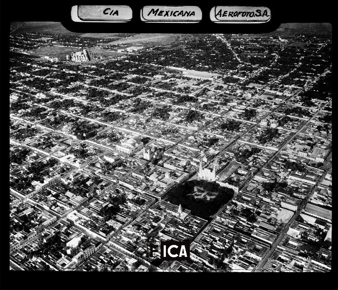 ICAMexico's tweet image. ¿Sabías que el Fondo Aerofotográfico del Acervo Histórico reúne 53 fotografías oblicuas, 22 obras verticales y 14 mapas referentes al estado de Yucatán, entre 1932 y 1950? Consulta las colecciones digitalizadas en #CODIFICA #AcervoHistórico fundacion-ica.org.mx