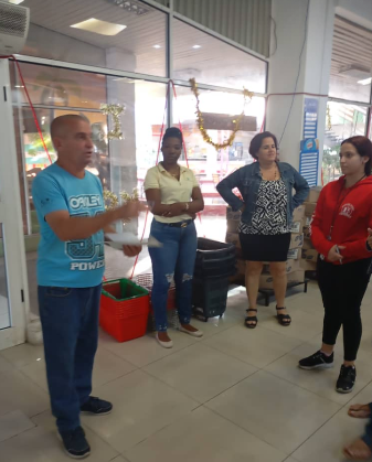 mtzcimex1's tweet photo. 📷Como parte del proceso orgánico de la 3era Conferencia del #SNTCD, se inician en el Centro Comercial #TodoEnUno las asambleas de renovación o ratificación de la Sección Sindical de Tiendas.
#GenteQueSuma 📷
#ClienteInterno
#ConLaFuerzaDeLaUnidad📷
#cuba 📷 https://t.co/LQRZvM0A2Y