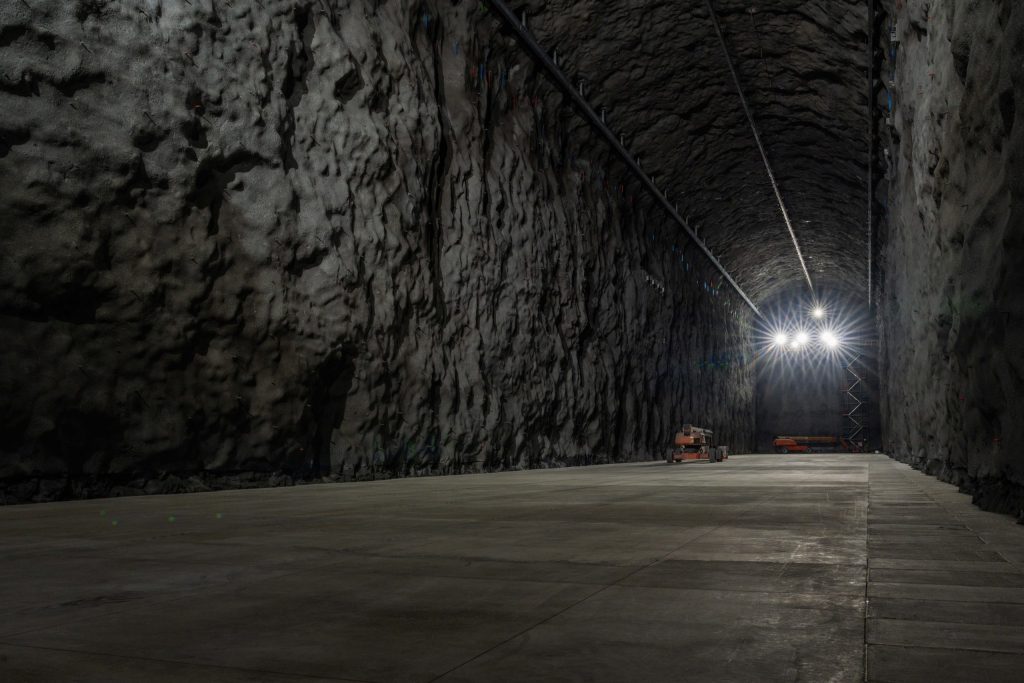 Fermilab (@fermilab) on Twitter photo #Throwback to last year when we completed excavation on the colossal caverns that will house the gigantic particle detectors of <a href="/DUNEScience/">Deep Underground Neutrino Experiment</a> in Lead, South Dakota!
🔗 Read more: news.fnal.gov/2024/02/excava…
#DUNEscience <a href="/LBNFacility/">LBNF</a> <a href="/SanfordLab/">SanfordLab</a> #Throwback to last year when we completed excavation on the colossal caverns that will house the gigantic particle detectors of <a href="/DUNEScience/">Deep Underground Neutrino Experiment</a> in Lead, South Dakota!
🔗 Read more: news.fnal.gov/2024/02/excava…
#DUNEscience <a href="/LBNFacility/">LBNF</a> <a href="/SanfordLab/">SanfordLab</a>