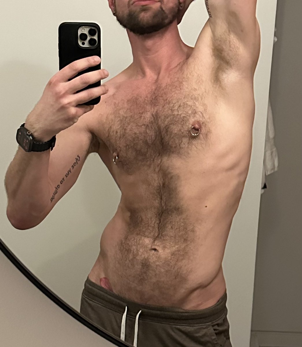 AsherTheePIG's tweet photo. Sniff https://t.co/WU9qLNy7bz