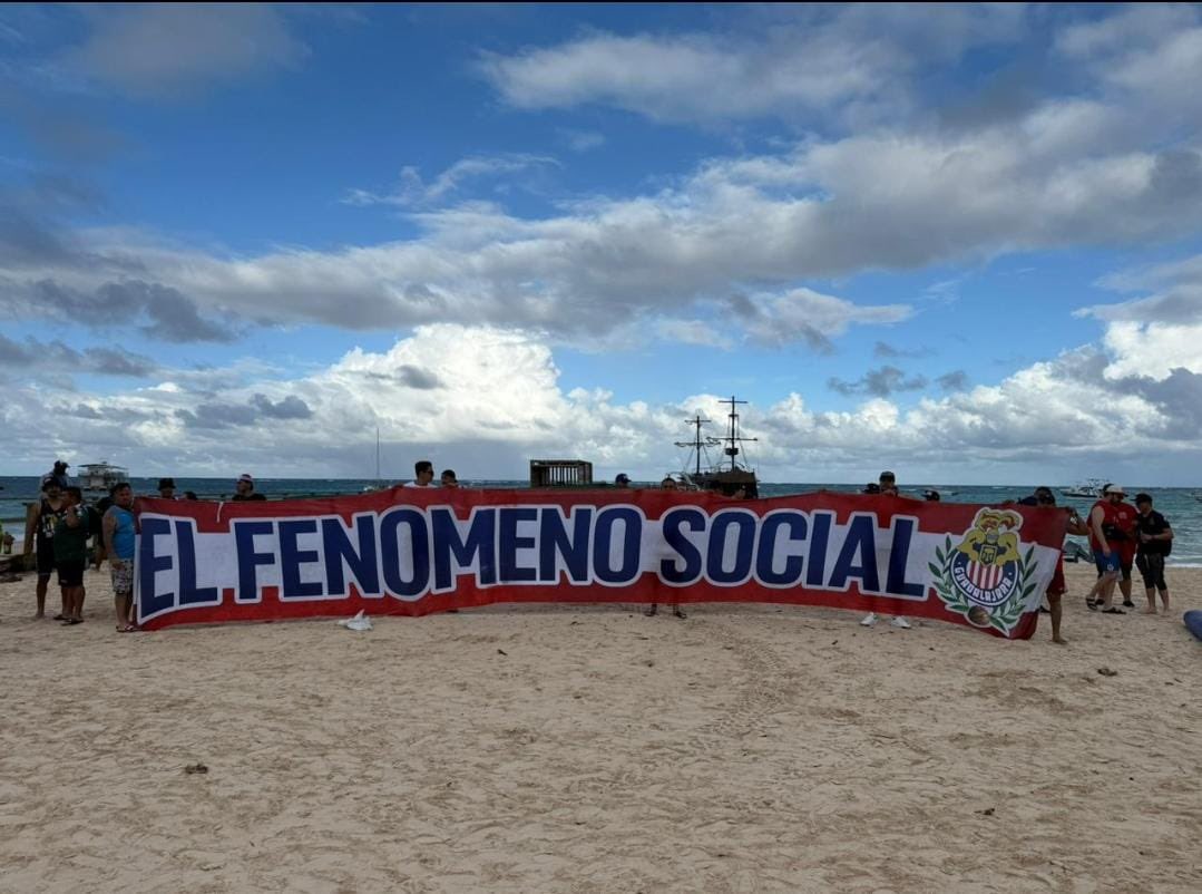 1908LaReja's tweet photo. 💪🏼🇦🇹POR UNA COPA INTERNACIONAL MÁS🇦🇹💪🏼
Juega @Chivas y su gente lista para alentarlo, hoy hay que ganar si o si …
#ElFenomenoSocial
#ChivasManda https://t.co/yfyUPmgpeu