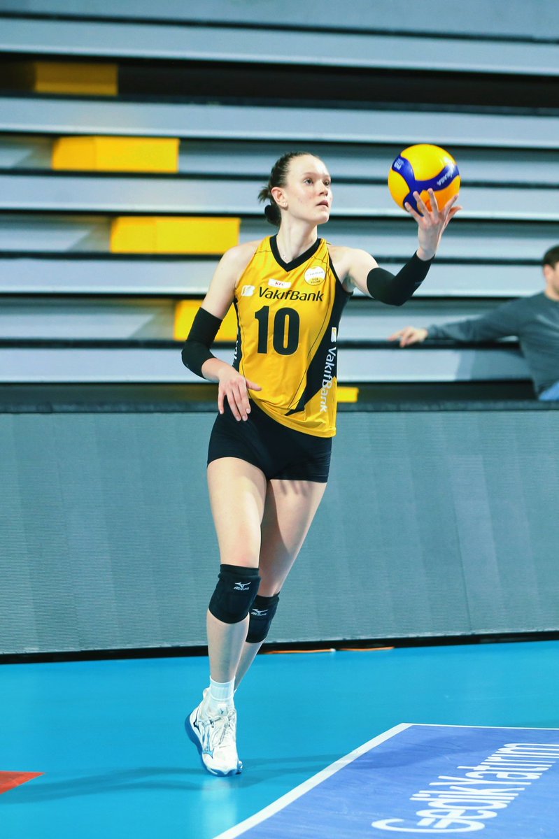 🩰🏐 almost a ballerina