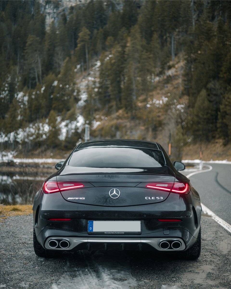 Enjoying all the snowy road trips to the max, one curve at a time. ❄️ 

📷 @sebastiankubatz for #MBcreator

#MercedesBenz #MercedesAMG #CLE

UK spec may vary.
