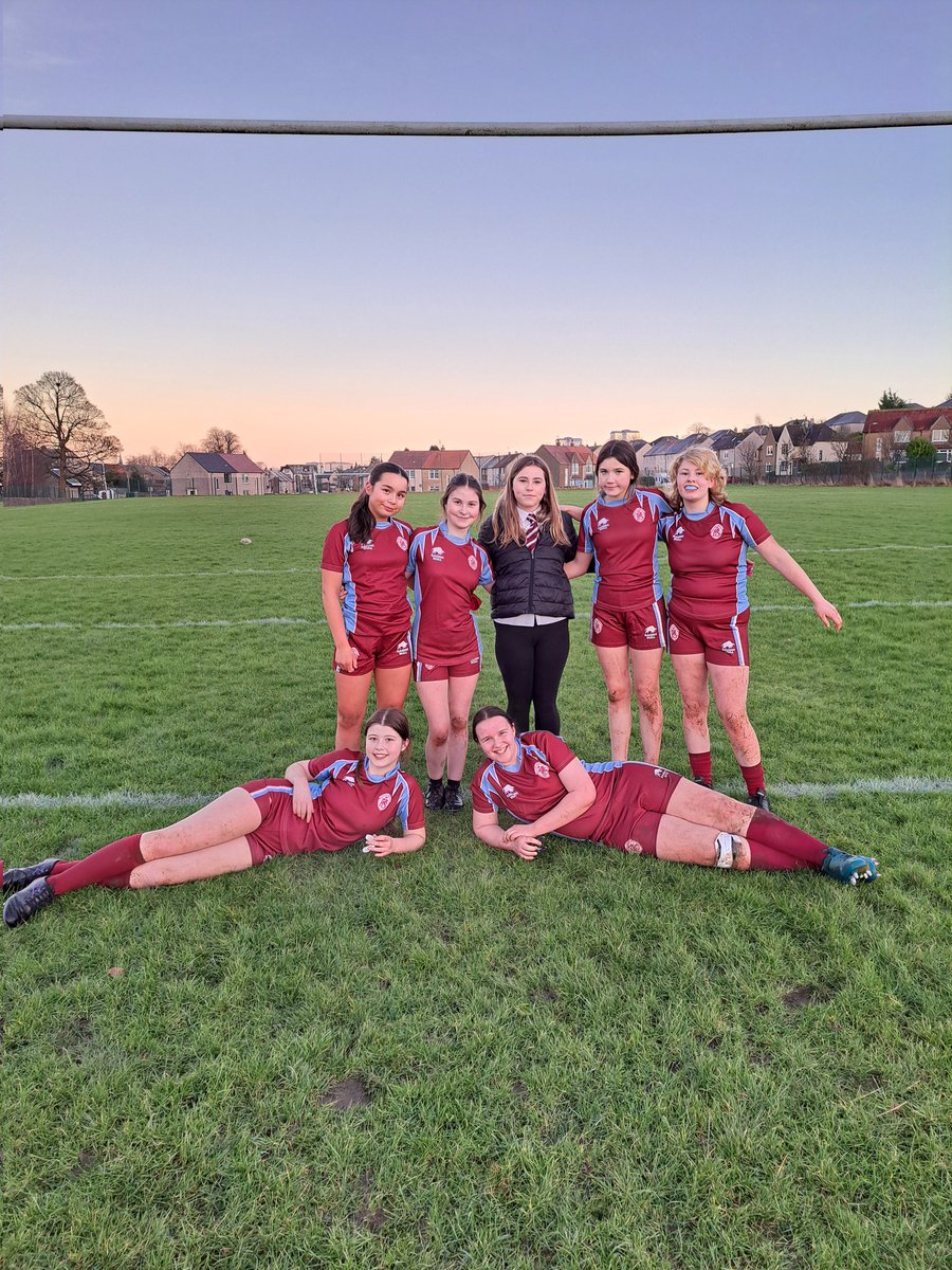 👏Well done to our girls that showed up and played a training game today when our game was unfortunately cancelled due to circumstances outwith our control.

We worked on 
🙌Offloading
💥Rucking
💪Tackling