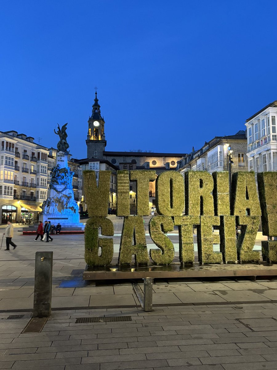 Siempre es un placer volver por #Vitoria, y más si es por invitación del <a href="/icaalava/">ICA Alava/Araba</a> y de su Decano <a href="/aechevarrieta/">anton echevarrieta</a> para contarle a sus colegiados las novedades de la #LeyOrgánicaDerechoDefensa y como afectan a <a href="/Abogacia_es/">Abogacía Española</a>