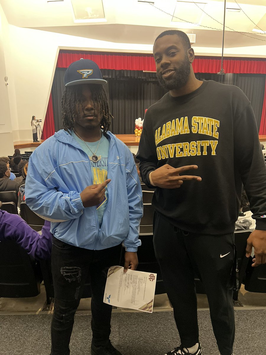 In 2020, I met these young men while rehabbing from a football injury ! I decided to go back to My Old middle school and coach for a season!  They help me realize what my purpose in life was!! ! Blessed to be a part of the journey !!! Good luck at the next level ❤️✊🏾