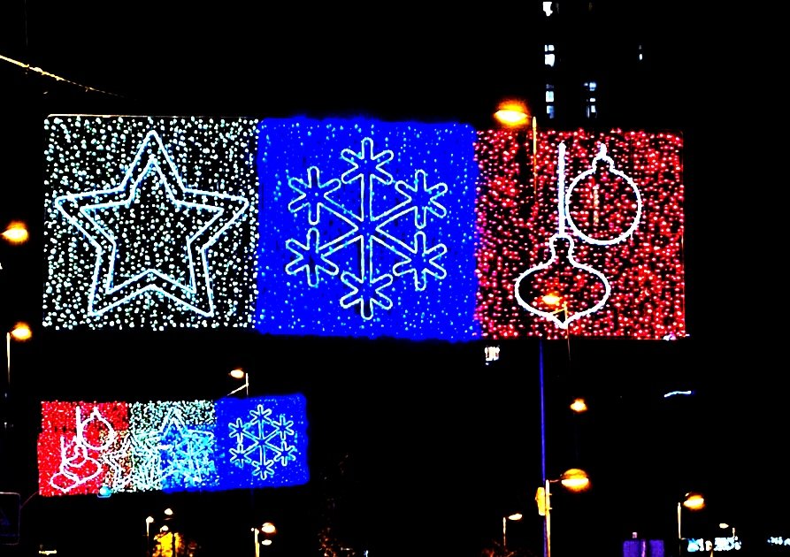 Mr_SanGar93's tweet photo. Iluminación de Navidad de Villaverde (Madrid) 2024-2025, instalada por Iluminaciones Ximénez. #iluminación #alumbrado #navidad #Villaverde #lucesdenavidad #alumbradonavideño #Christmas #citylights #lucesnavidad #christmas2024 #Madrid #Ximenez https://t.co/oq9rp1ncGf