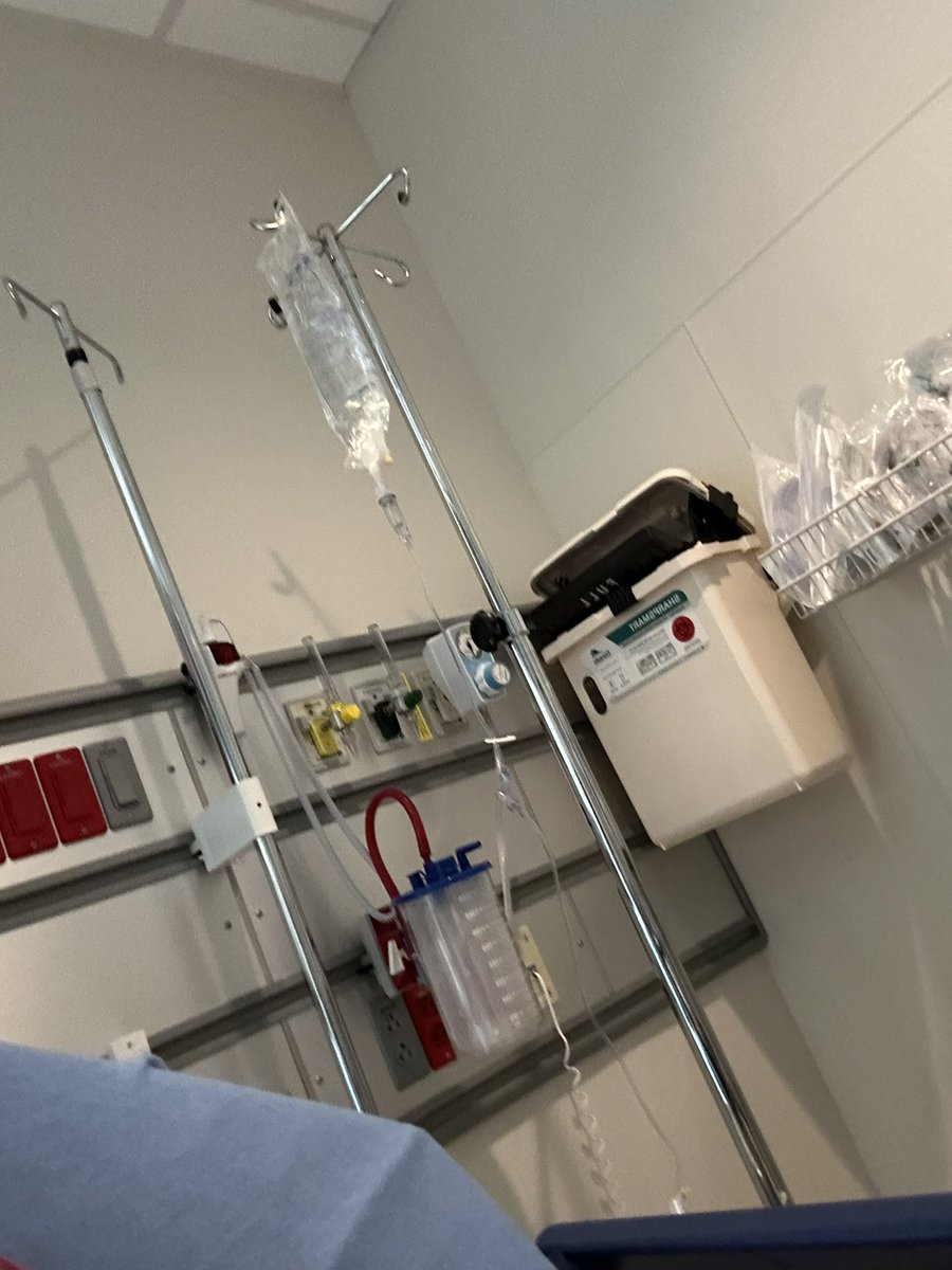 gowonneil's tweet photo. fuck they’re injecting me with anti yaoi juice… https://t.co/7GYpbQ5pkL
