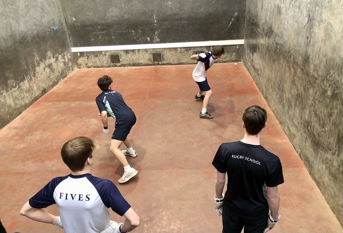 First appearance (&amp; victory) for Teddy &amp; Xa in MC colours- and what a natty new strip that is.