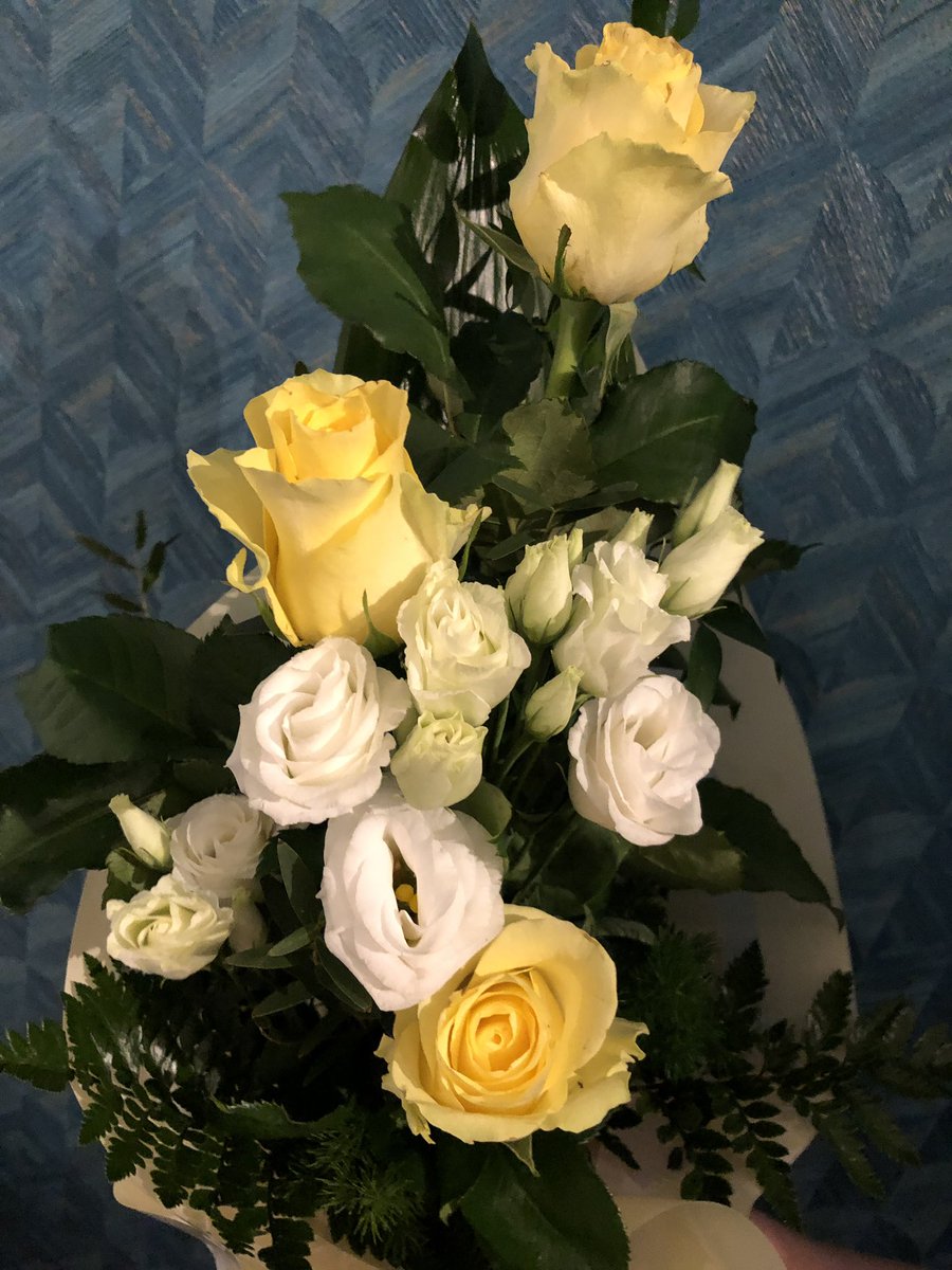 deak_dorottya's tweet photo. Today is my name day 🥰😍🫠
🩷💛🤍🧡💛🤍🩷
#nameday
#névnap
#Dorottya
#Dorka
#Doro (to my Kaysun/Taro besties 😘)
#Flowers https://t.co/D11PYUJphc