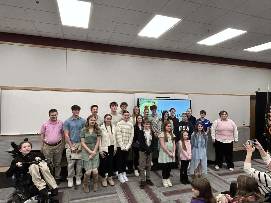 HuronValleyNews's tweet photo. Huron Valley Community Coalition held their Youth Recognition ceremony last night - 31 students were honored for their time and effort in the community. Thank you for making a difference!
#HVSsuccess
#WeAreHVS https://t.co/scnx2AxrkM
