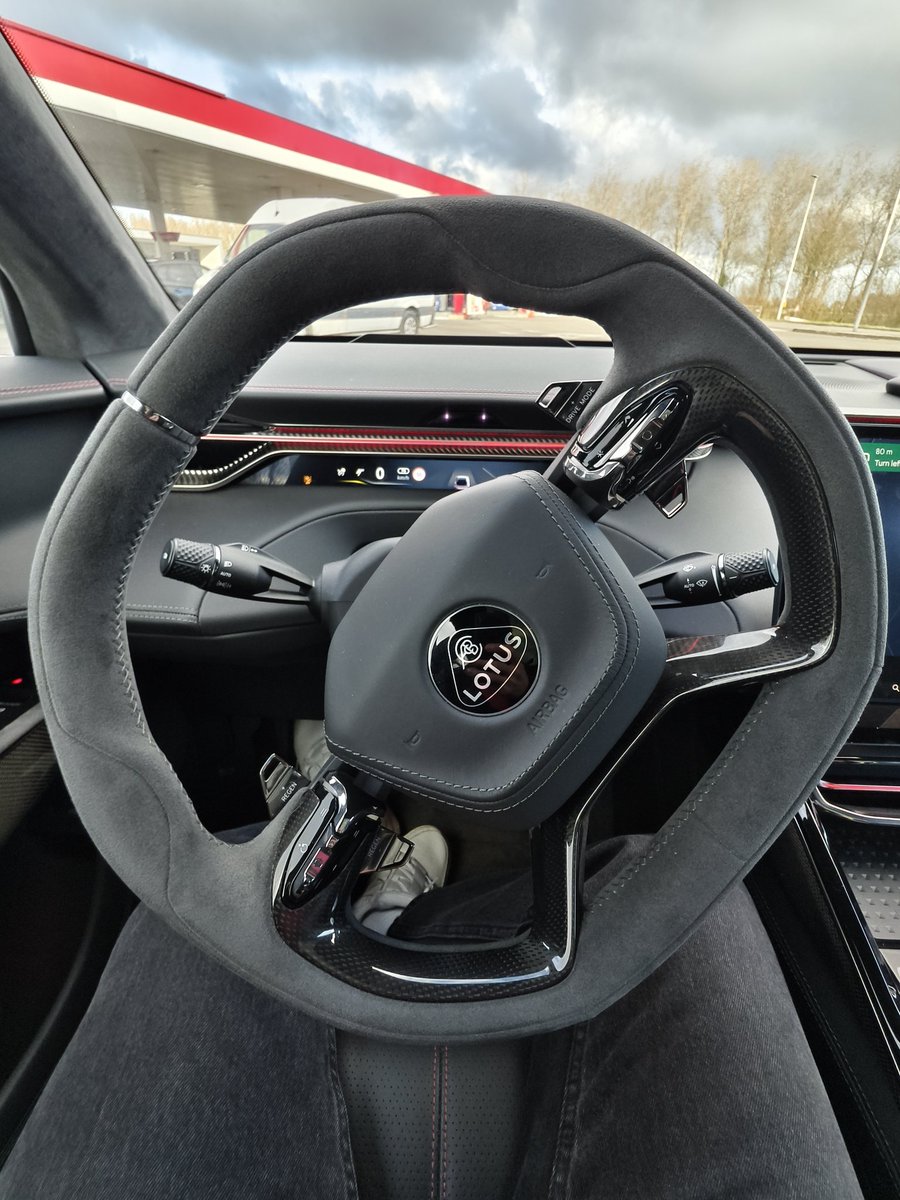 Цікавий досвід. Lotus Eletre S. Достойна альтернатива Cayenne