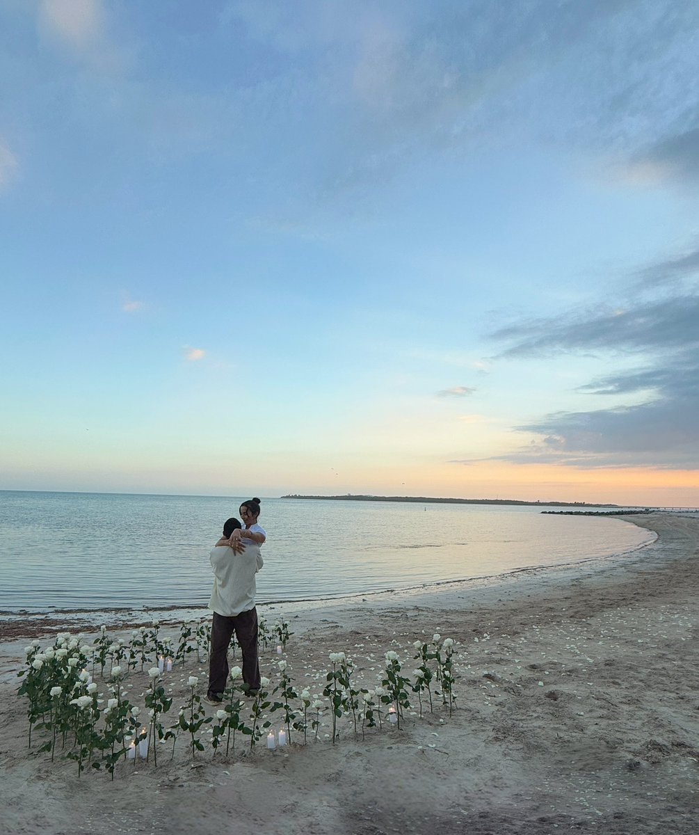tatiana_gitana's tweet photo. If your man don’t propose to you like this.. say no https://t.co/QPs9bPnG5n