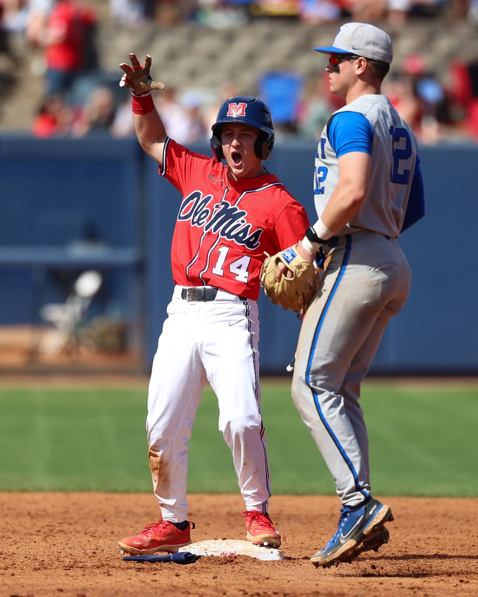 OleMissBSB's tweet photo. Year 2🔜

@BraydenRandle x #HottyToddy https://t.co/QatNeX5VL6