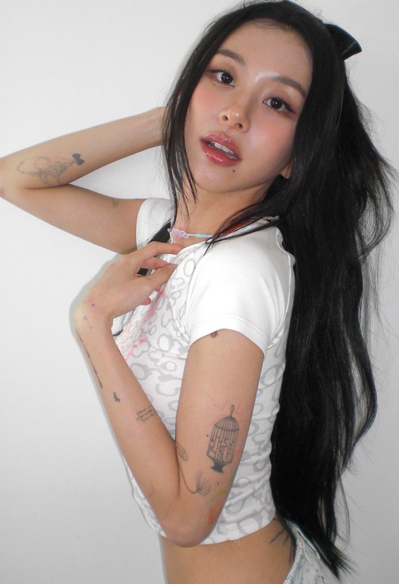 so obsessed with her and her tattoos