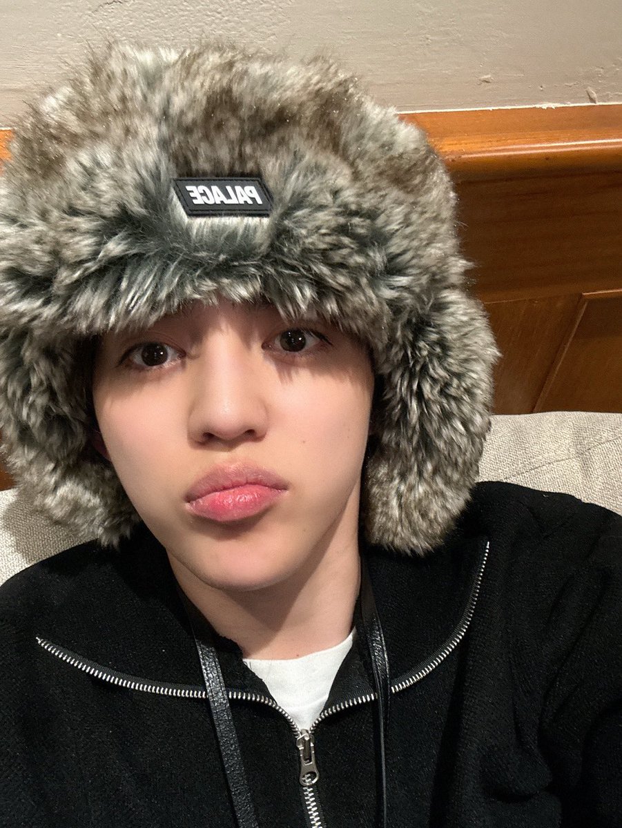 drenchedrain's tweet photo. 😭😭😭😭 https://t.co/zQpEp7fhxV