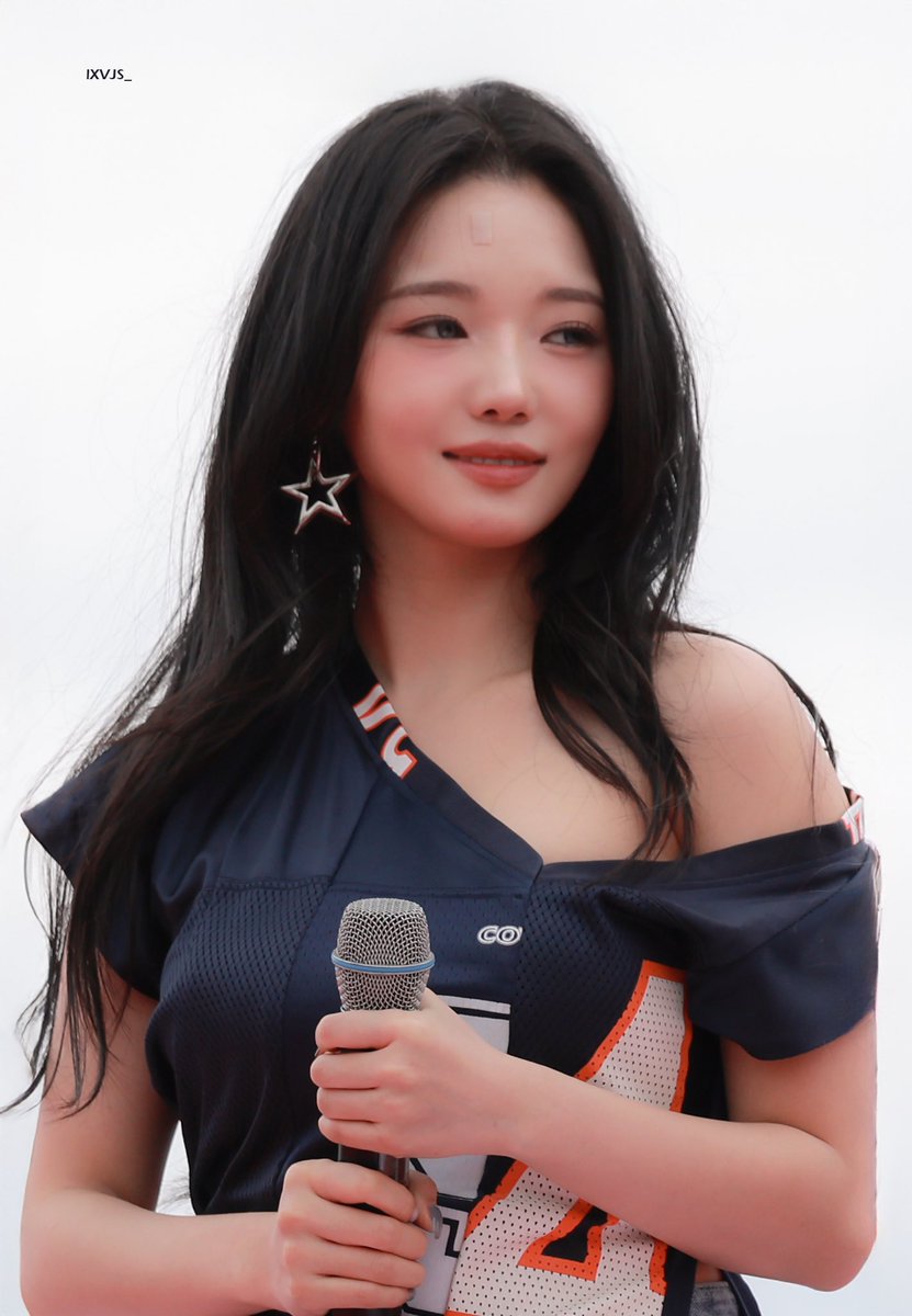 lxvjsj's tweet photo. 너를볼수잇던시간들에게ㅜㅜ
#프로미스나인 #fromis_9 #노지선 #RohJisun #지선시선 https://t.co/zW1VEvdSfv