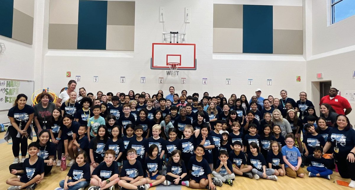 MrsNgo04's tweet photo. @woodardcfisd running club is ready for the #superintendentfunrun #cfisdspirit  @suebrenz https://t.co/hxvQvP5JWT
