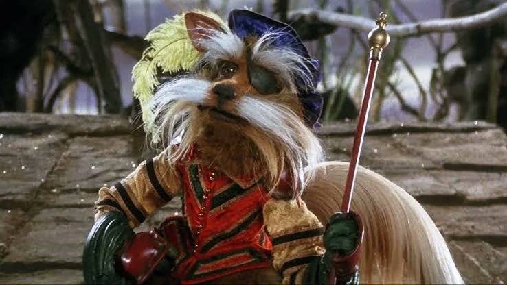 What a wonderful film Labyrinth is. Excellent puppetry, and so much of it, too. Alas for the cancellation of Dark Crystal. Interesting thing, Frank Oz, who was the puppeteer of Yoda, suggested the use of a walking stick for Sir Didymus. His design was based on Landsknechts.