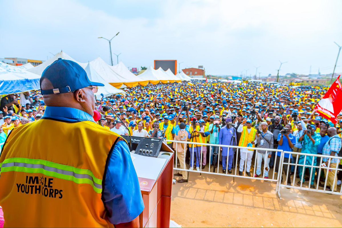 Earlier today, the Executive Governor of Òṣun State, Sen.<a href="/AAdeleke_01/">Gov Ademola Adeleke</a>, inaugurated the Imole Youth Corps. According to the State Government, the scheme was designed to engage 10,000 Youth from the various parts of Ọ̀ṣun State. The inauguration ceremony was held at the Nelson