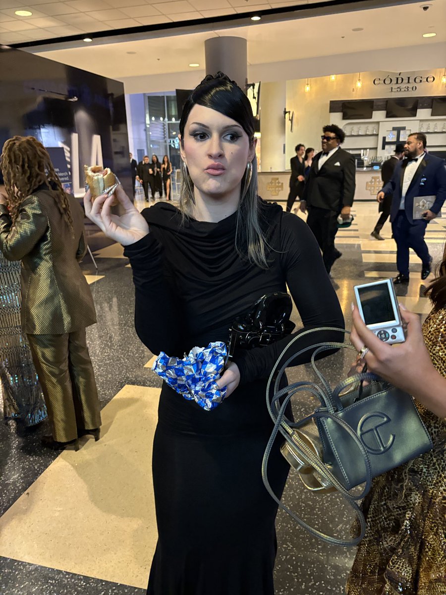 courtney laplante™️ tweet media