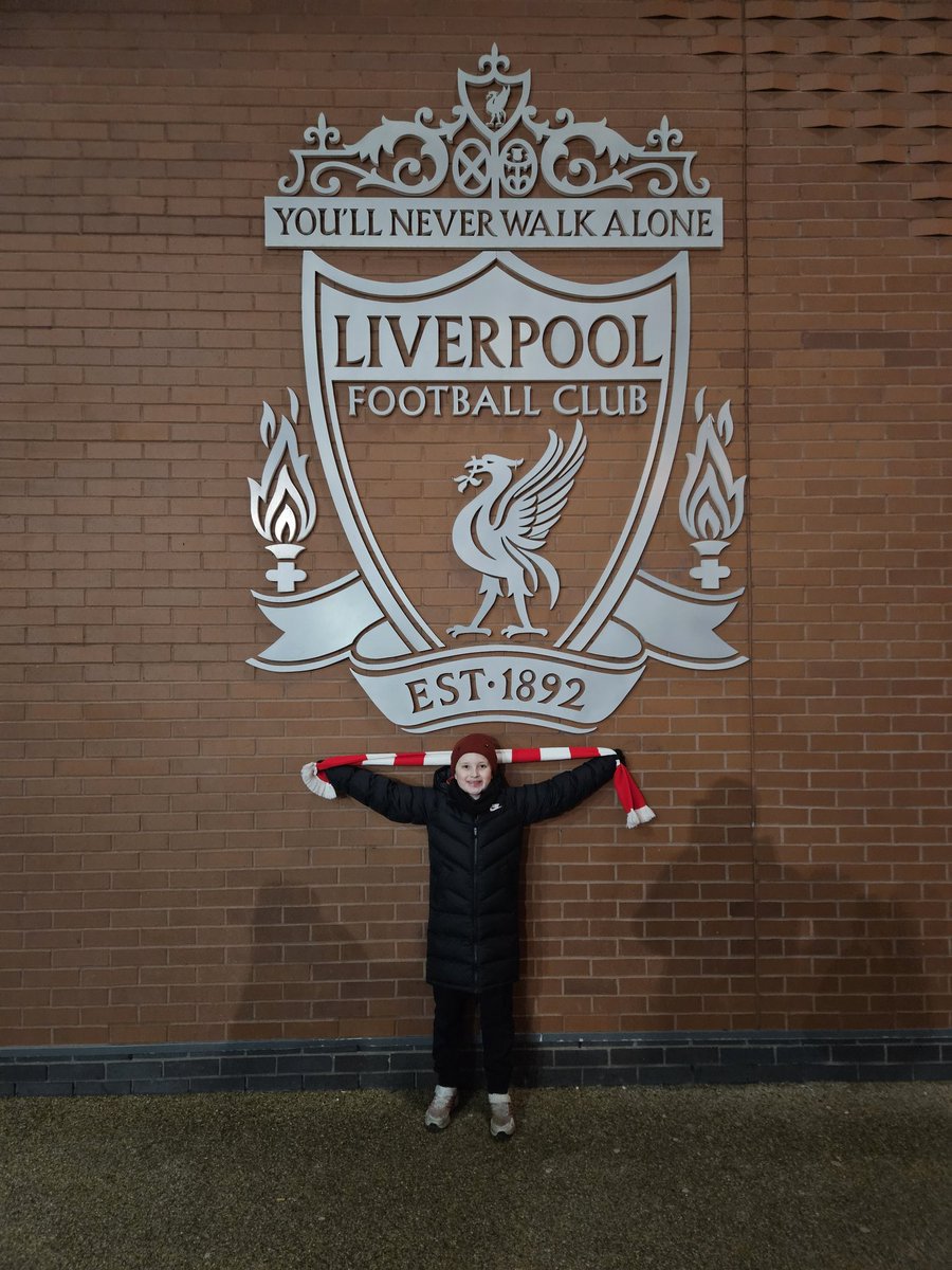 danielblyth3's tweet image. Another game at Anfield watching the mighty Reds with Harris 🔴⚽️ #YNWA