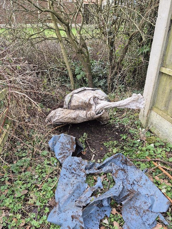 BBullrushes's tweet photo. We finished clearing the #flytip on the bank of our #Thulston brook by removing this huge builder's sack &amp; plastic sheeting. Had to dig out the soil inside to be able to remove it, but really pleased to see it rolled up, ready for collection 😁 #lovewhereyoulive @CleanStreetsApp https://t.co/R6vG9UjGyH