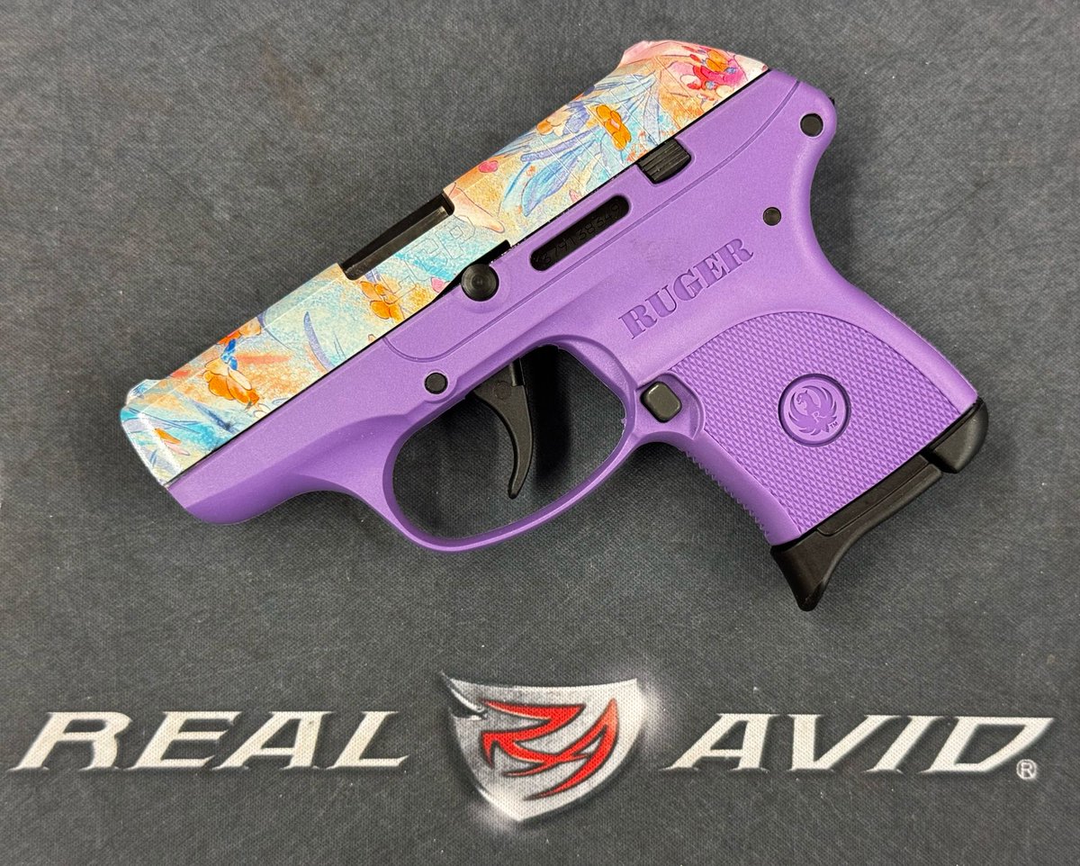 pinkgunclub's tweet image. 🔮 Purple Power Meets Floral Finesse 🌸
The latest edition of our Ruger LCP .380 blends vibrant purple with an artistic floral slide for a look that’s as bold as it is beautiful.
💜 Compact. Stylish. Fierce. 💜
🔗 PINKGUN.COM
 #RugerLCP #ConcealedCarry #CustomFirearms