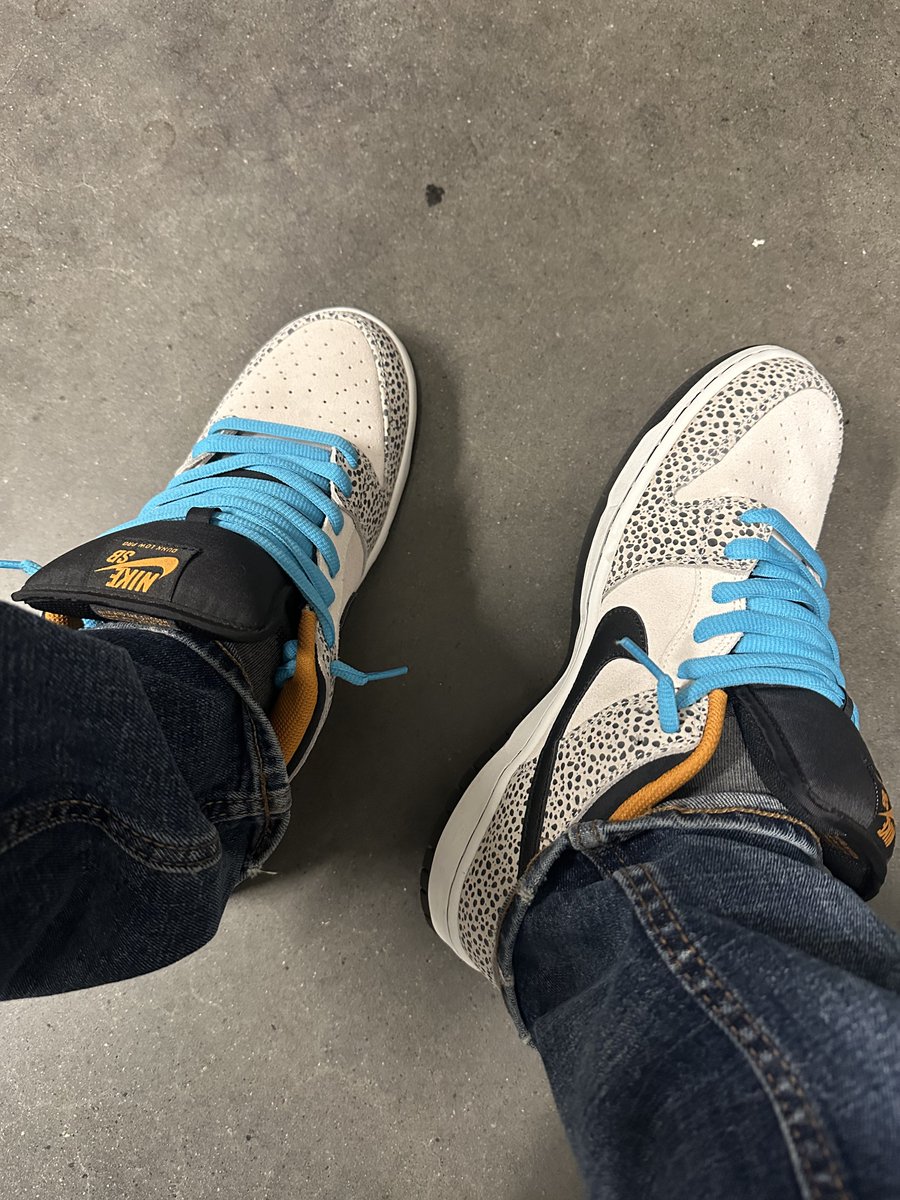 StuvassiNft's tweet image. KICK CHECK 👀
Show me your a sneaker head with out telling me your a sneaker head