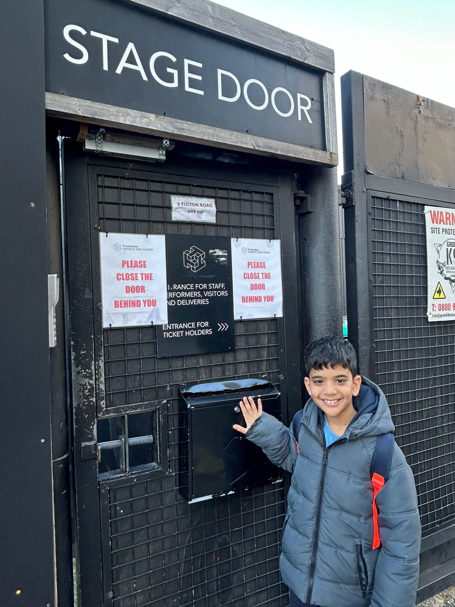 GoldilockAgency's tweet photo. All aboard the Starlight Express!! Last night Goldilocks Kid Shayan made his debut performance in @starlightexpressldn as Control!! #starlightexpress #control #theatrekid #childactor #actingagency #actingagent #goldilocks #goldilocksagency https://t.co/Pkcyill30x