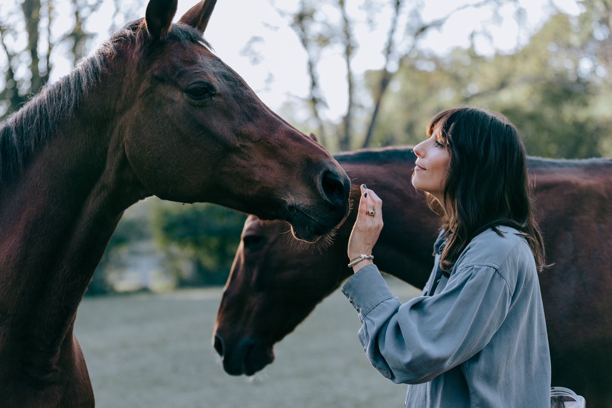 I have been doing a lot of this lately it’s true, but proof of a musical pulse is coming in tomorrow’s surprise. Until then… xoxo 🐴♥️🐴