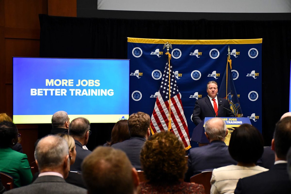 MCCoyCountyExec's tweet photo. Today, I joined with Governor Kathy Hochul as she announced the new ON-RAMP program, a $200 million investment in workforce hubs that will provide training in tech skills as well as hands-on training in advanced manufacturing industries. I am proud to say that we will be hosting one of these hubs at the former College of Saint Rose Campus, focusing on the unemployed and underemployed in the Capital Region’s core cities of Albany, Schenectady and Troy. I look forward to working alongside Governor Hochul, community leaders, local businesses, and our residents as we look to unlock the full potential of this campus.

@GovKathyHochul @albanynyleg @MayorSheehan @capregchamber @unitedwaygcr @amromero109 @johnmcdonald108 @PatriciaFahy46