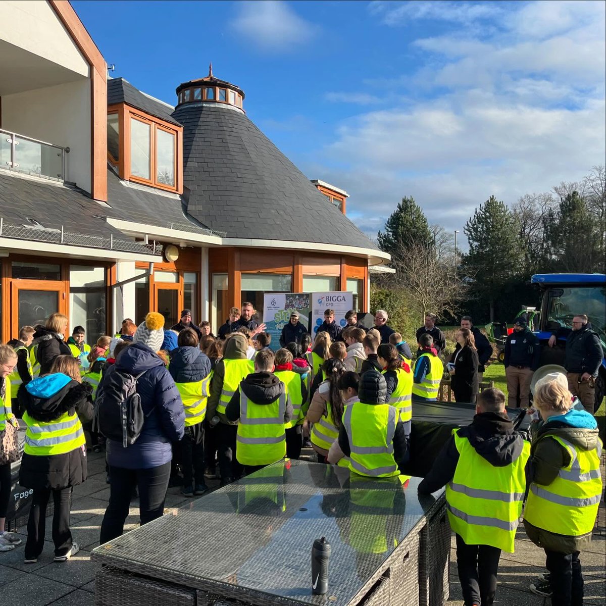 BIGGALtd's tweet photo. Golf Course Manager Sam Evans praised his team at @northhantsgc after the club hosted the latest First Green event.
Read all about it on the BIGGA website here: https://t.co/Myt0AZiKKG
#GolfCourseManagement #BIGGA #FirstGreen #GolfCommunity #GolfLife #GolfTeam https://t.co/YM7arSZ32q