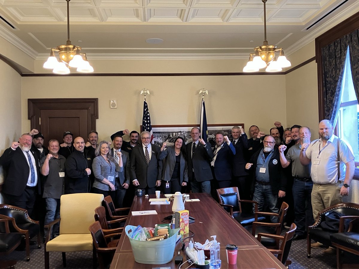 Union Day at #idleg! Had a wonderful meeting about working people’s issues with ⁦<a href="/IdahoAFLCIO/">Idaho State AFL-CIO</a>⁩
