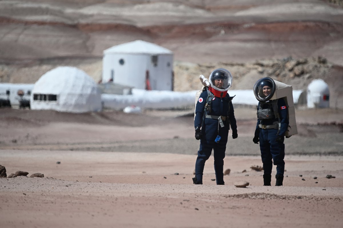 TheMarsSociety's tweet photo. In the Utah Desert Martians Walk Among Us (at #MDRS) https://t.co/gVMi62WoQM via @Salt Lake Magazine #marsanalog #utah #stem #science #analogastronauts #themarssociety https://t.co/s47n1pa1Qy
