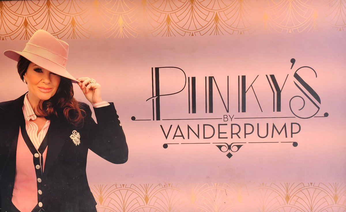 paulmaranto's tweet image. Pinky's by Vanderpump at The Flamingo Las Vegas is fun! ♥️🎰

#LasVegas #Pinkys #Flamingo #casino #slots #vanderpump #money #gaming #gambling #Foodies